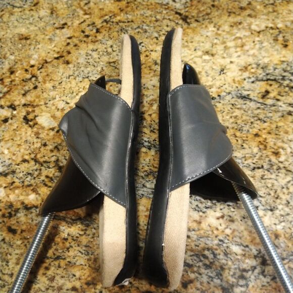 Taos Ruched Thong Gray Sandals Size 6.5 US 37 EU - Picture 9 of 13